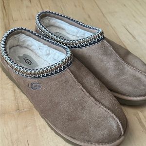 Ugg tazman slippers size 10